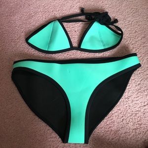Triangl bikini top